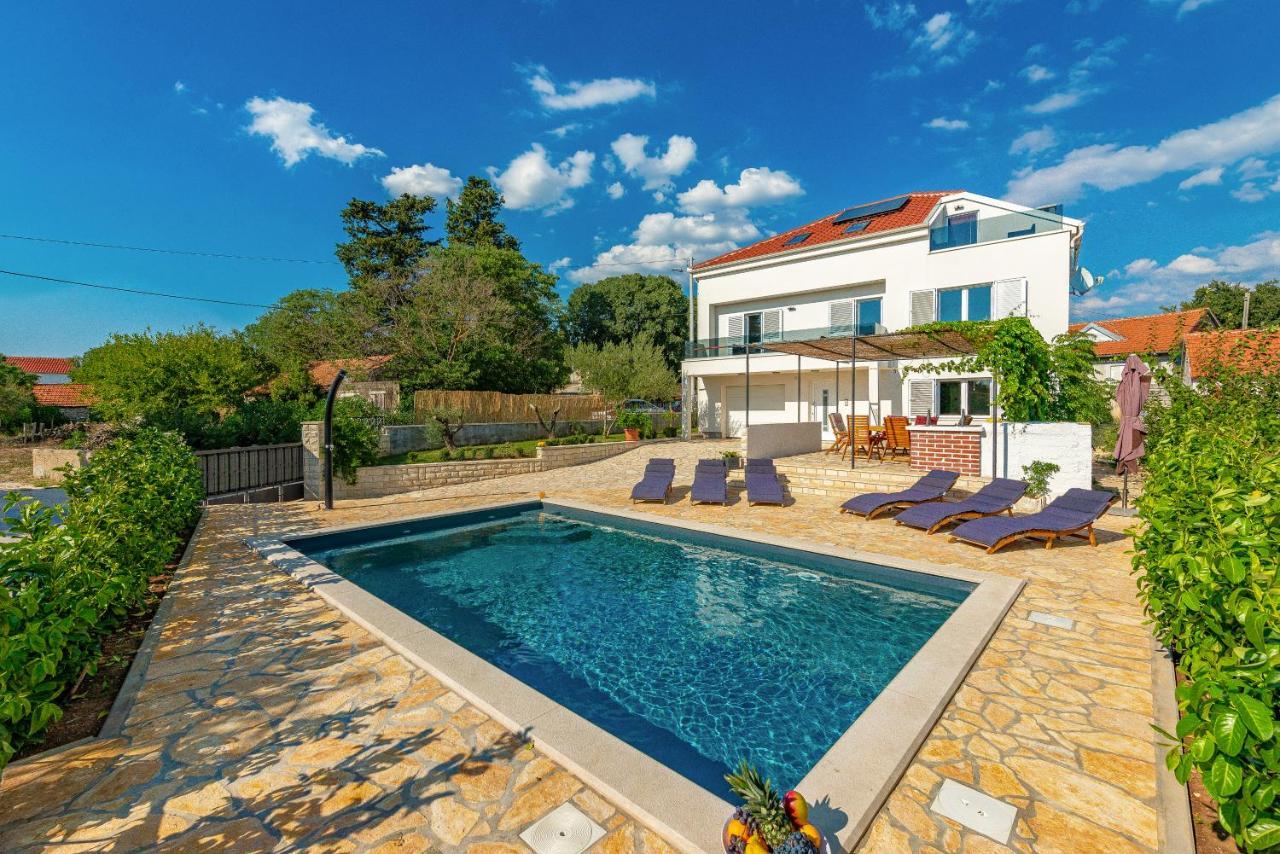 Apartments Luka & Lorena Galovac  المظهر الخارجي الصورة