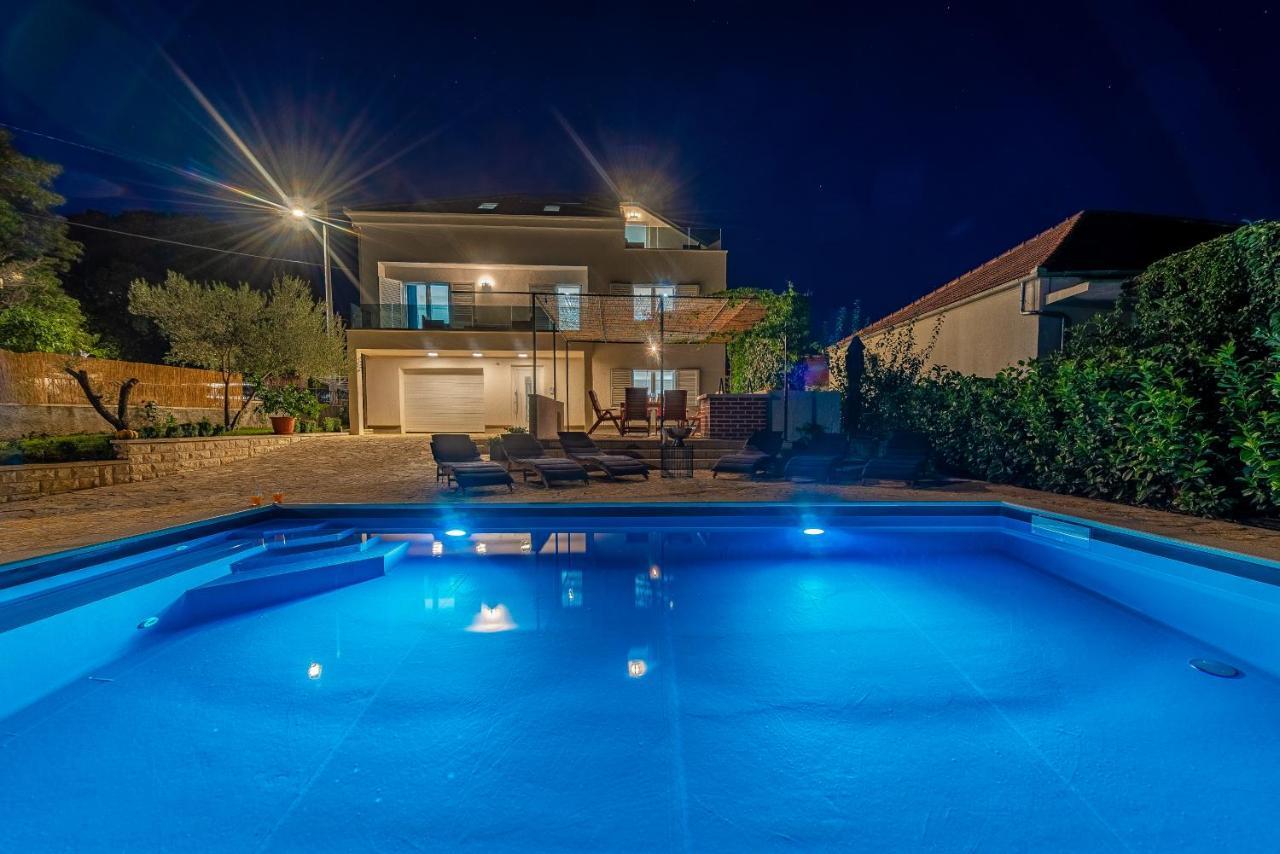 Apartments Luka & Lorena Galovac  المظهر الخارجي الصورة